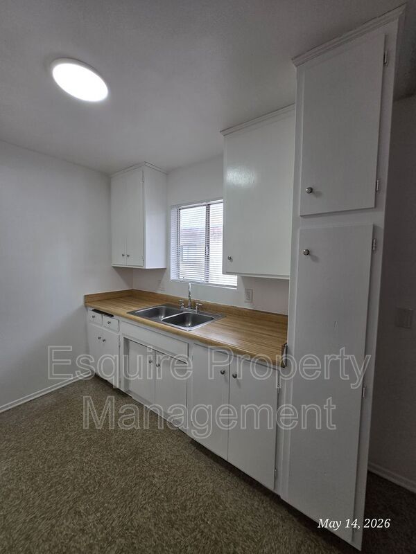 Foto del edificio - 2056 N Ventura Rd