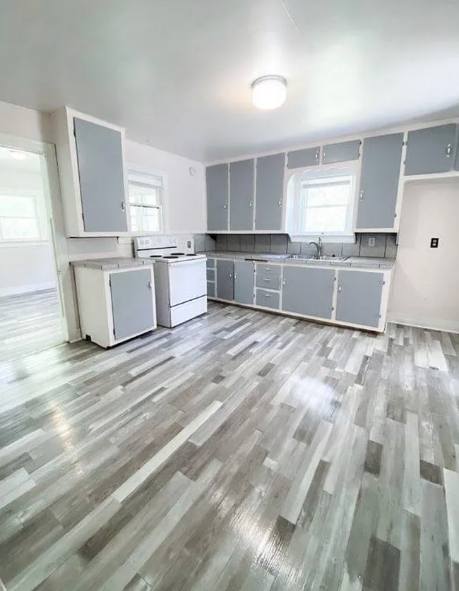 Building Photo - 2761 W Farm Rd 76