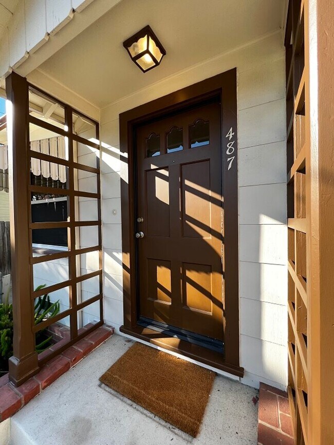 Building Photo - Absolutely Adorable One Bedroom Home Near ...