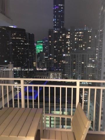 Foto del edificio - 185 SE 14th St