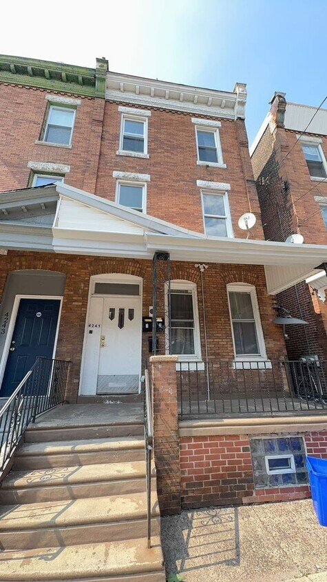 Foto principal - 4241 W Stiles St
