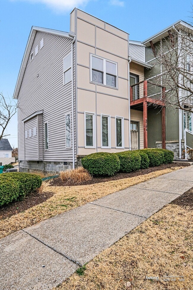 Building Photo - 3704 Lausanne Dr