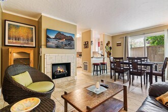 Building Photo - 385 Camelback Rd