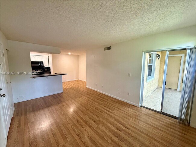 Building Photo - 1237 SW 46th Ave