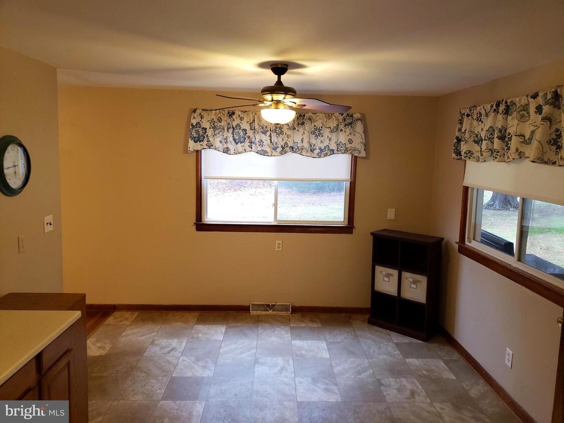 112 Razor Strap Rd, North East, MD 21901 House Rental in North East