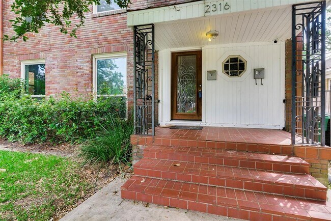 Building Photo - 2316 Wentworth St