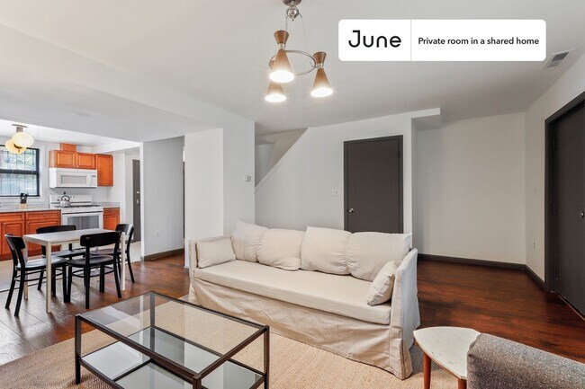Building Photo - Room in Shared 5 bed/2 bath home in Logan Circle