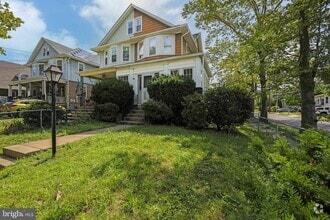 Building Photo - 100 E Stiles Ave
