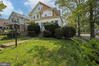 Building Photo - 100 E Stiles Ave