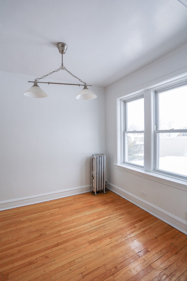 Foto del edificio - 4452 N Damen Ave