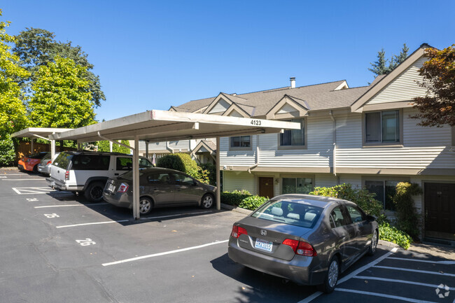 Exterior - Larkspur Landing at Lake Sammamish