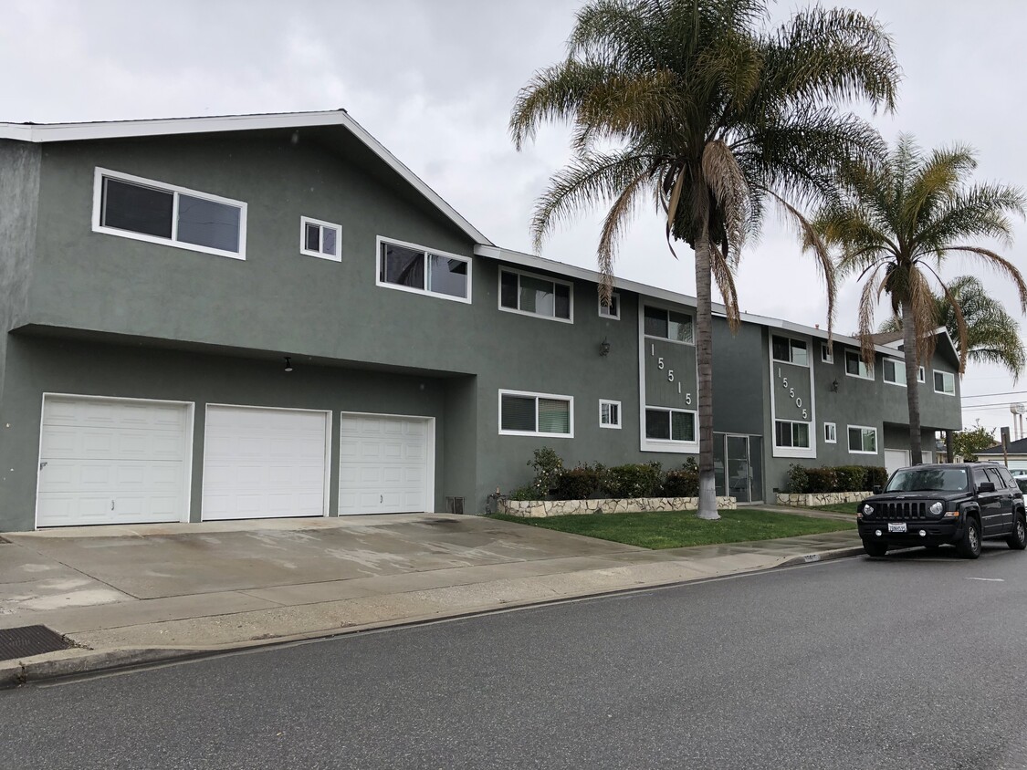 Primary Photo - 15515 S Budlong Pl