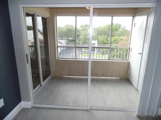 Building Photo - 2803 N Oakland Forest Dr