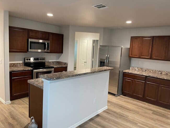 Building Photo - Three Bedroom | Two Bathroom Home in Montg...