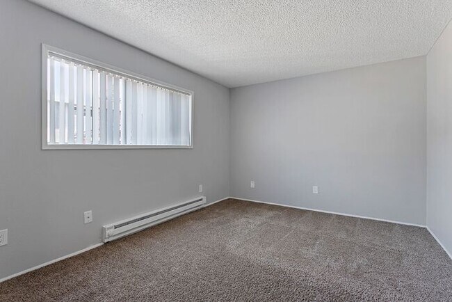 Foto del edificio - Amazing 3 bedroom available soon! Apply NOW!! 503-664-4101