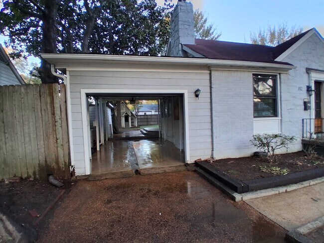 Building Photo - 192 Palisade St