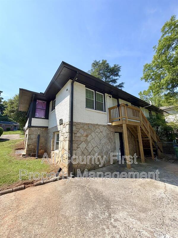 Photo - 1093 Fayetteville Rd SE House
