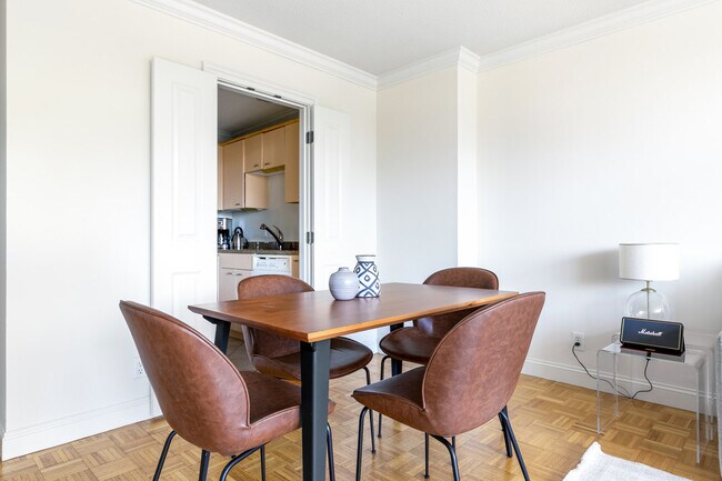 Foto del edificio - 221 Massachusetts Ave