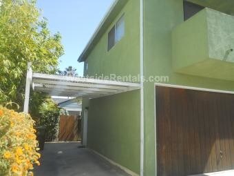Espacio cubierto/estacionamiento - 635 Palms Blvd