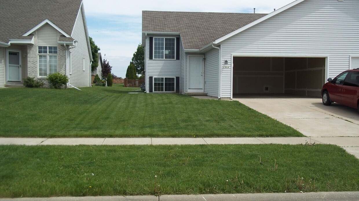 Primary Photo - 2904 N Wright Rd