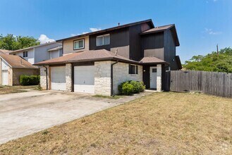 Building Photo - 1105 Wales Dr