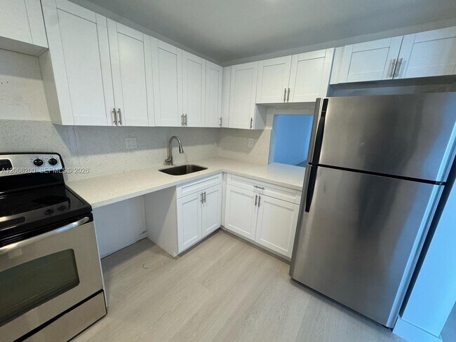Foto del edificio - 7960 N Colony Cir