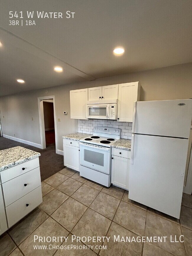 Foto del edificio - 541 W Water St