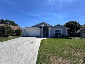 Building Photo - 240 Malibu Cir