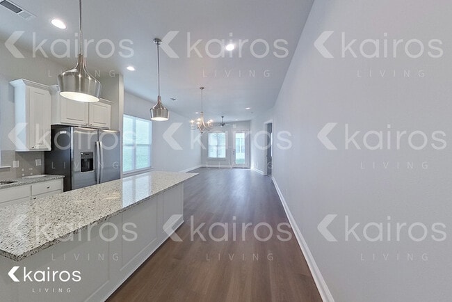 Building Photo - 4828 W Dacha Ln