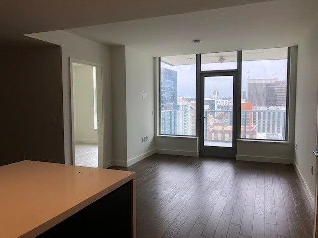 Living room and balcony - 1388 Kettner Blvd