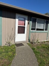 Building Photo - 700 1th SW 1-3