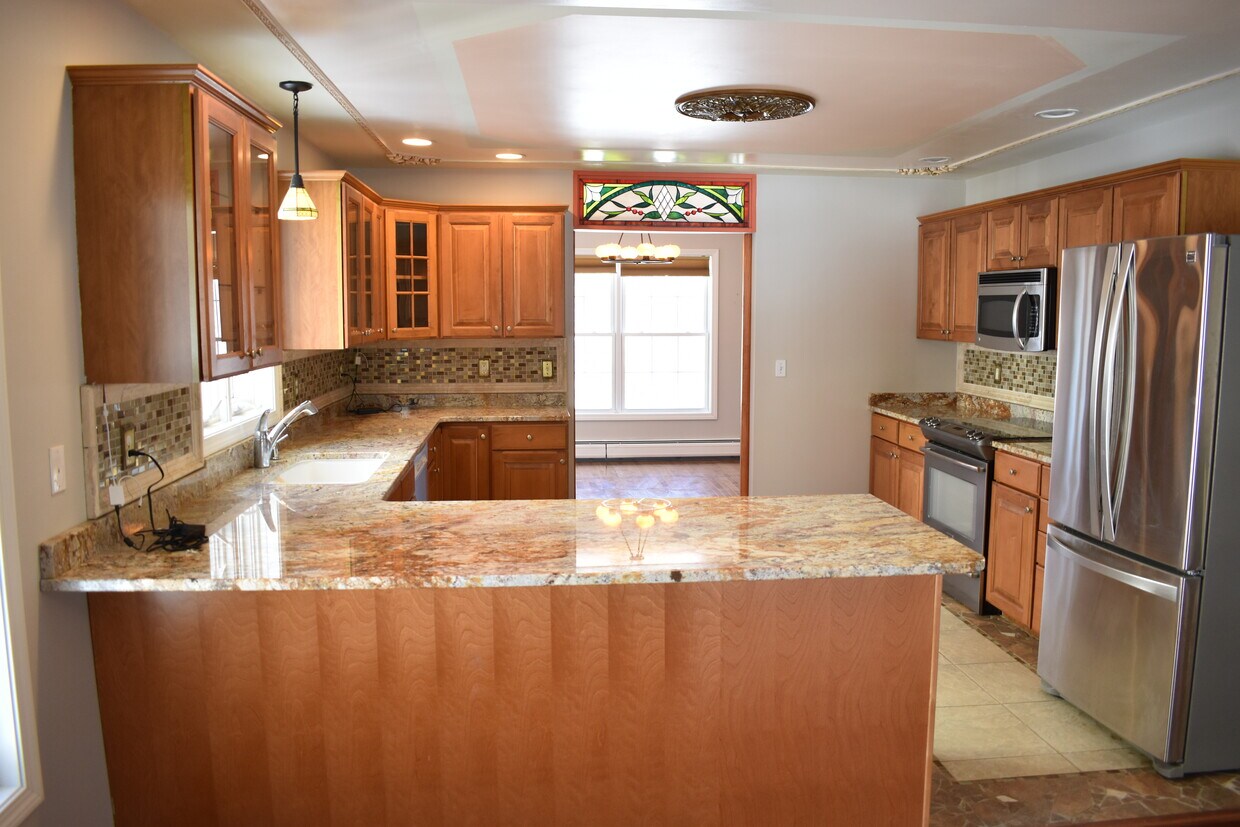 10 Woodside Dr Unit 10, Gorham, ME 04038 Condo for Rent in Gorham, ME