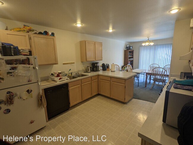 Building Photo - 3 br, 2.5 bath House - 259 NW Clay Court