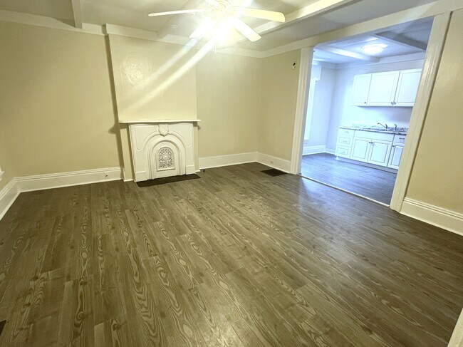 Foto del edificio - 239 W 16th St