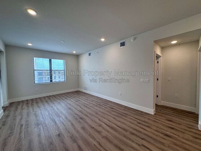Foto del edificio - 414 Cape Coral Pkwy E