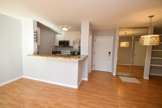 Foto del edificio - 8740 Tuscany Ave