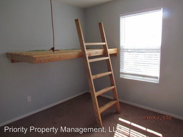 Building Photo - 4 br, 2.5 bath House - 3210 Lonigan Cir