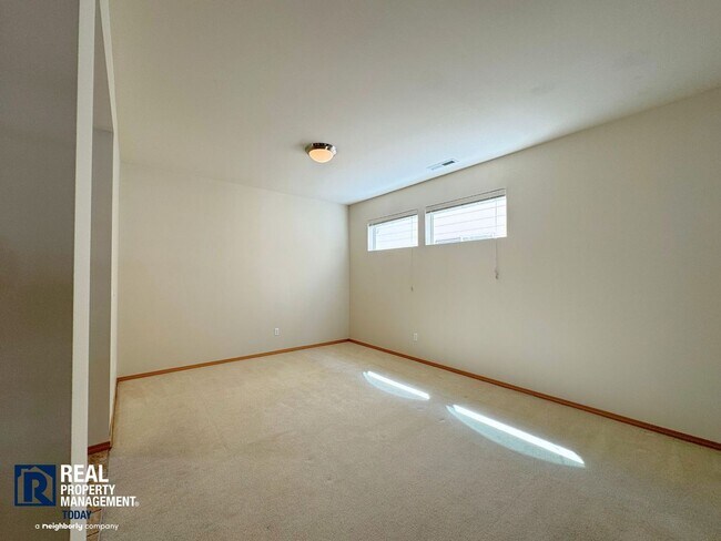 Foto del edificio - 5614 Acclamation St E