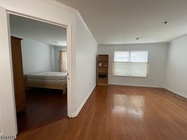 Building Photo - 901 Stuyvesant Ave