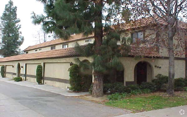 Primary Photo - 216 W Fir St