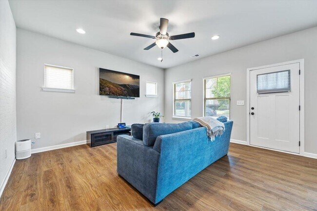 Foto del edificio - 2331 Polaris Way SW