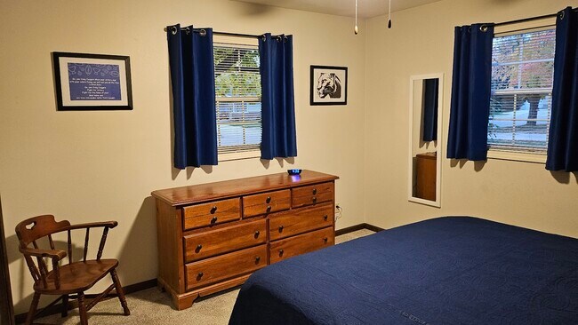 Building Photo - 2406 Roxbury Rd