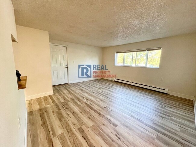 Foto del edificio - 2028 Friendship Pl