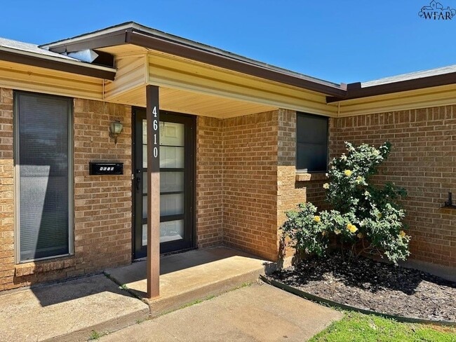 Foto del edificio - 4610 N Eden Hills Cir