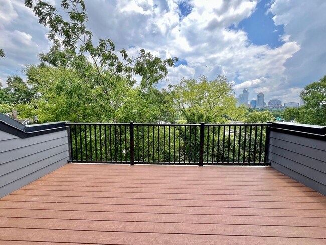 Foto del edificio - LUXURY Rooftop Terrace Townhome