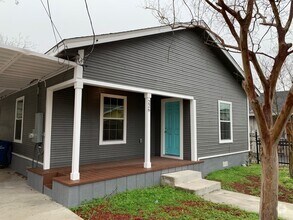 Building Photo - 226 Douglas Way St