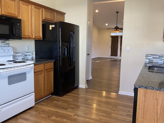 Foto del edificio - 5922 Fox Ridge Ln