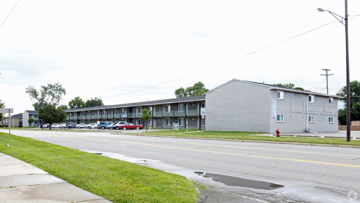 Melvindale Square 17250 Raupp St Melvindale, MI