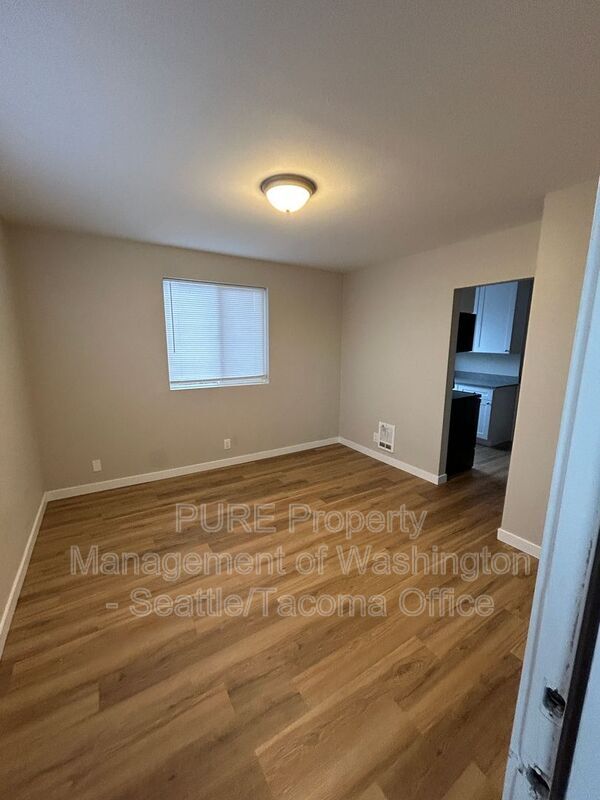111 10th St SE Unit 8, Auburn, WA 98002 Condo for Rent in Auburn, WA