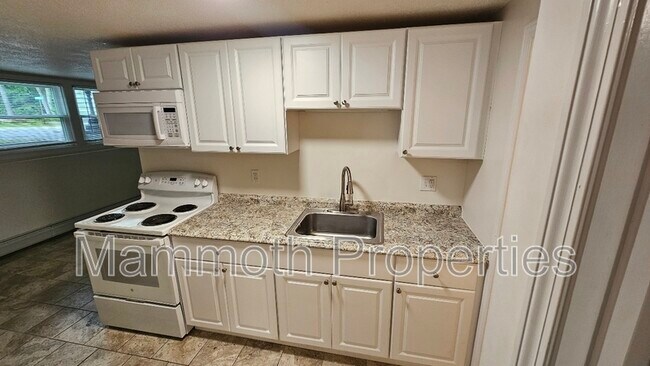 Building Photo - 9 Emerald Dr